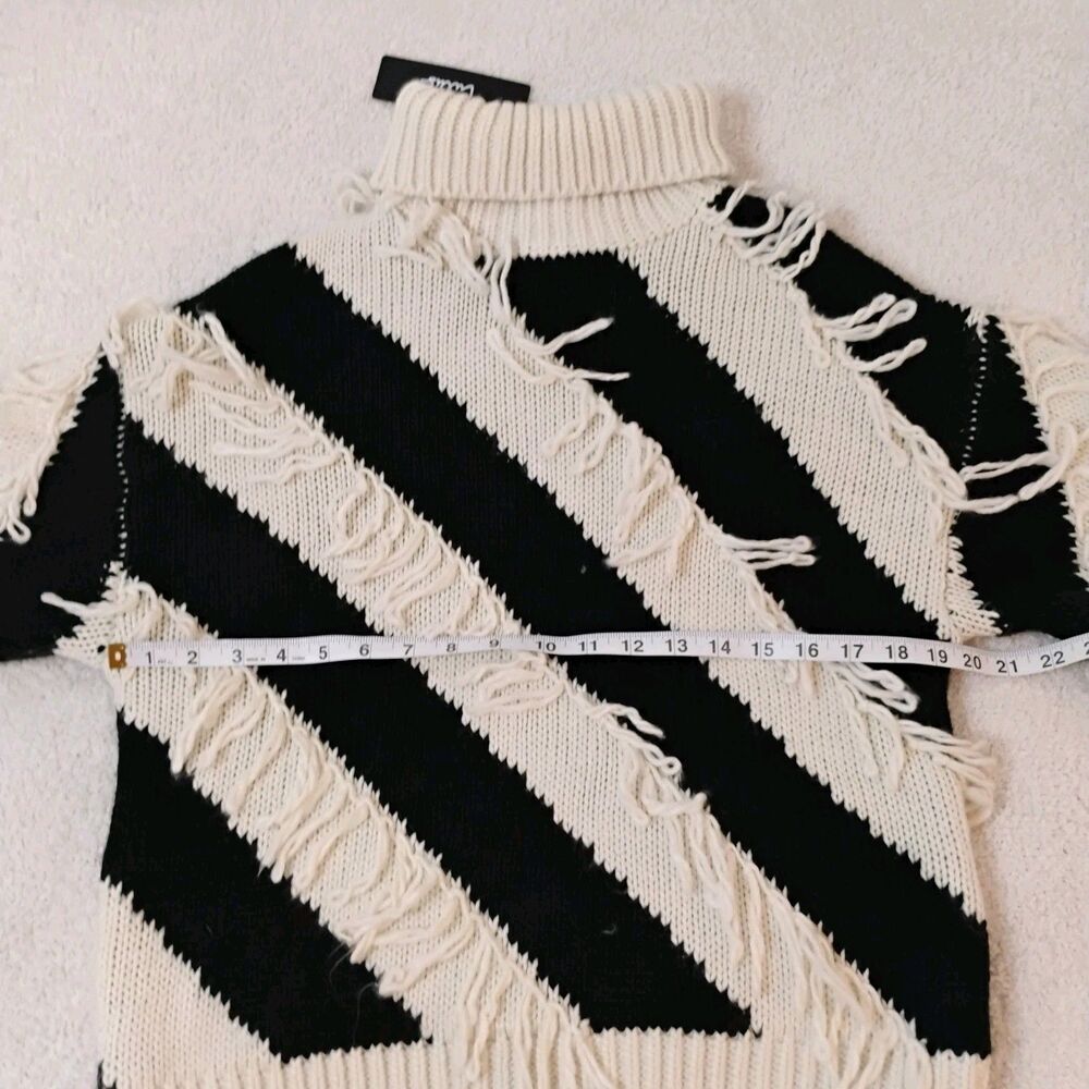Black & White Candy Cane Striped Knit Sweater Fringe Turtleneck Beatnik Paris Xs - Picture 9 of 9